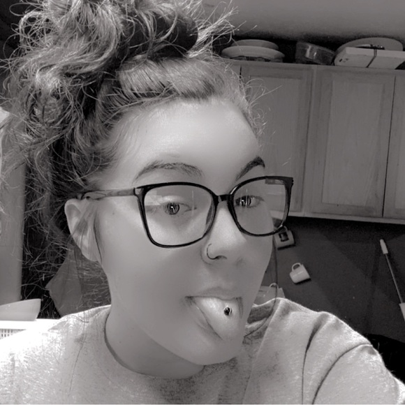 Meet your Posher, Ja-lyn - Picture 1 of 1